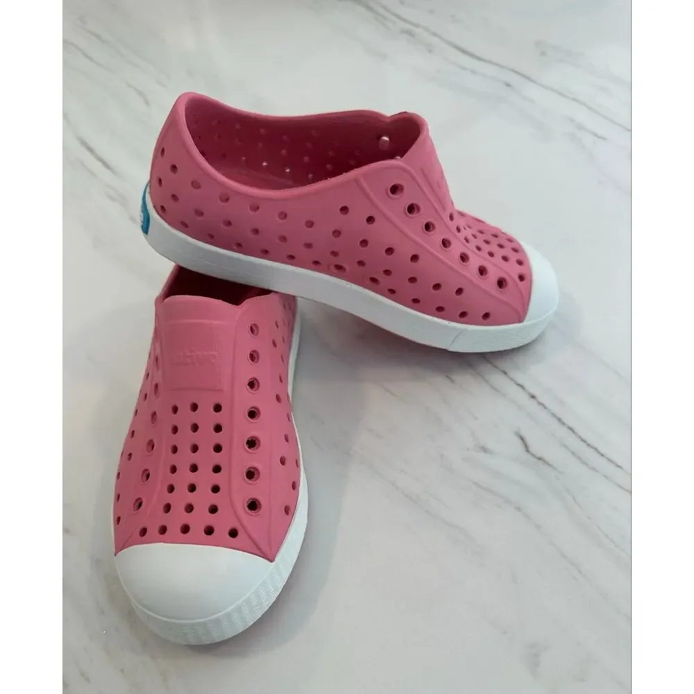 Native Jefferson Kids' Slip-on in Pink C 11 Lightweight & A Go to Summer Shoe! - Picture 3 of 9